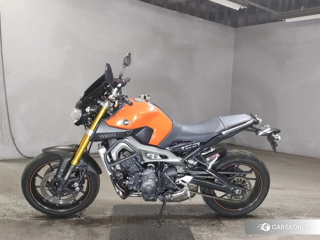 Проданный Yamaha MT-09 id 4176002 из Японии, фото 2