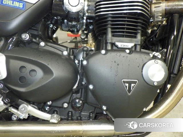 Engine photo