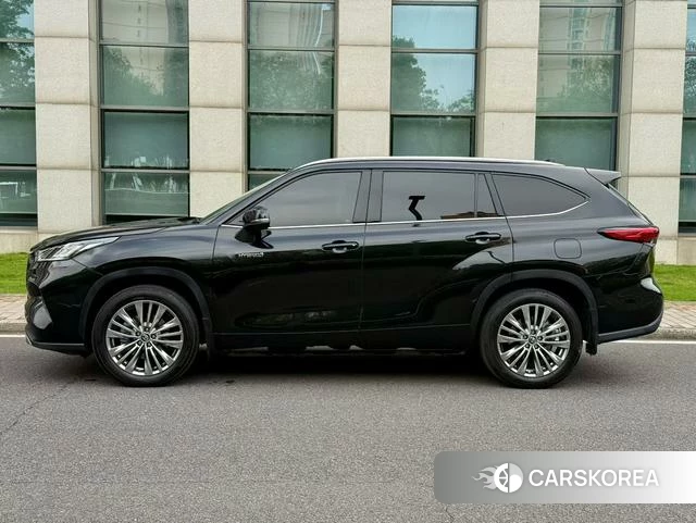 Toyota Highlander 2024 Черный из Китая, фото 3