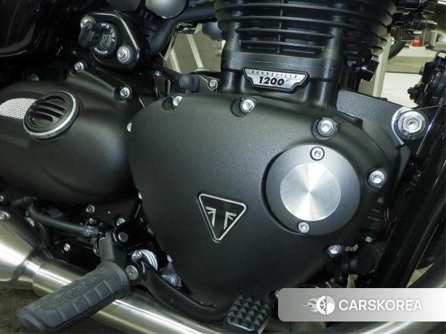 Engine photo