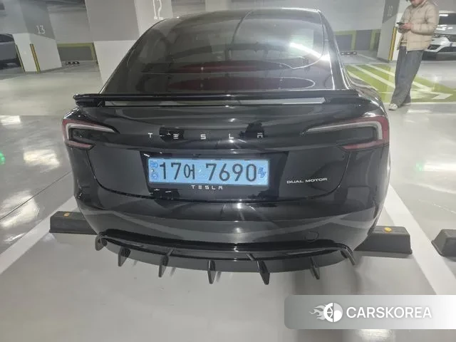 Tesla Model 3 2024 Черный из Кореи, фото 2