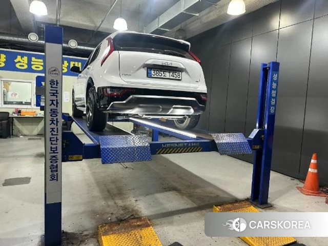 Kia Di Ol Nu Niro 2024 Белый из Кореи, фото 2