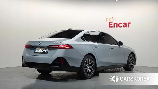BMW 5 Series (G60) id 4686377 из Кореи 12