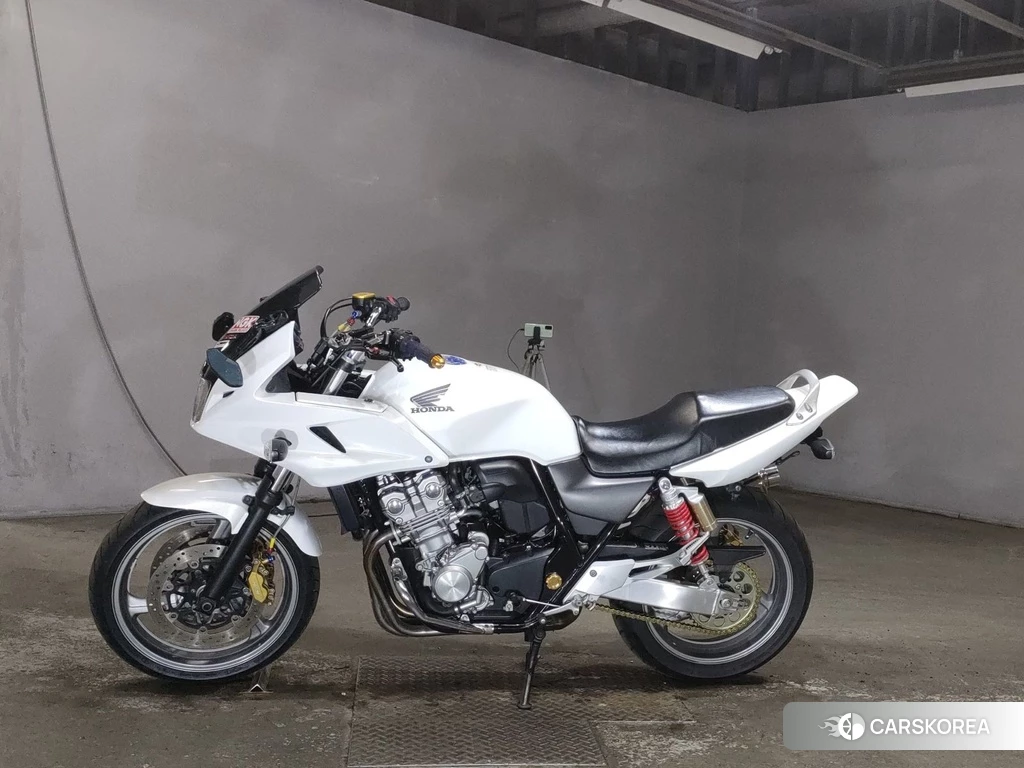 Проданный Honda CB400SF BOLDOR 2010 из Японии, фото 2