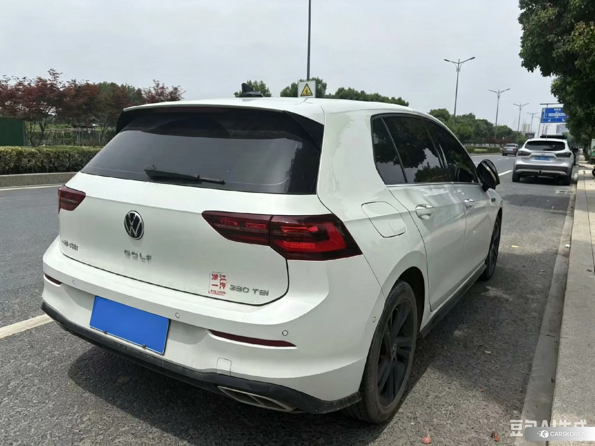 Volkswagen Golf 2023 Белый из Китая, фото 5