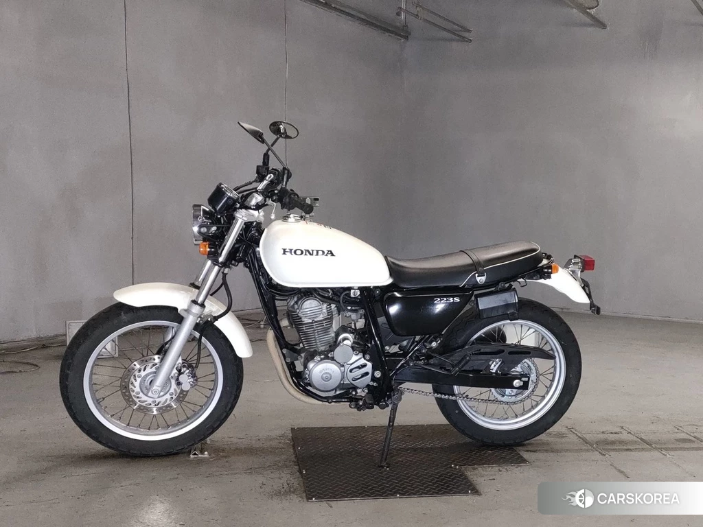 Проданный Honda CB223S 2011 из Японии, фото 2
