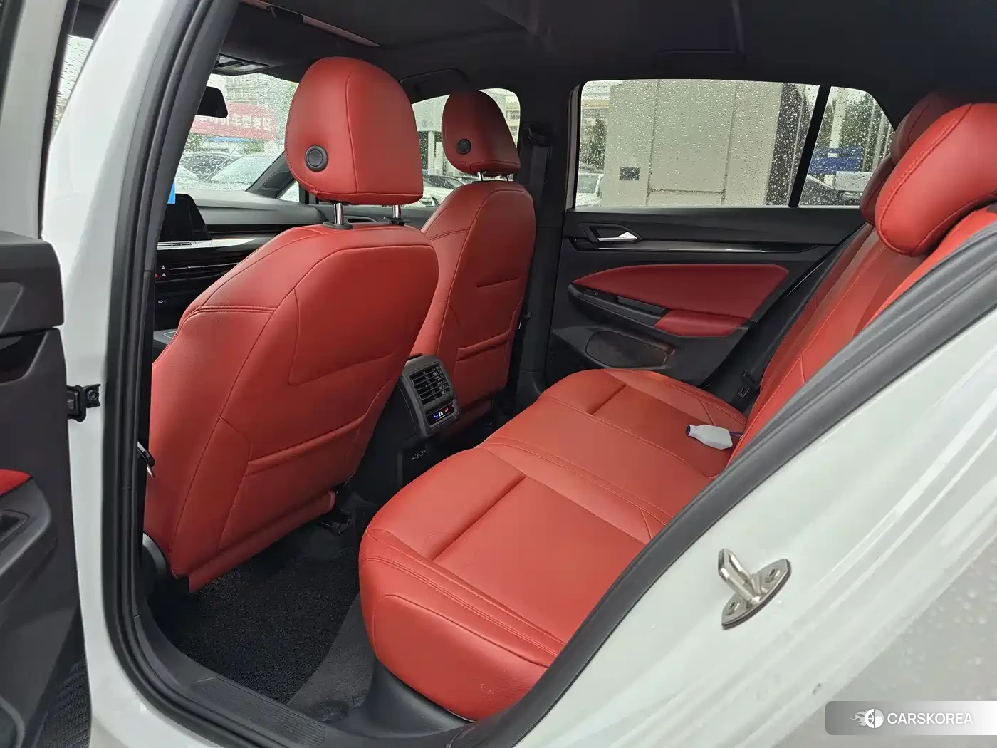 Volkswagen Golf 2023 Белый из Китая, фото 2