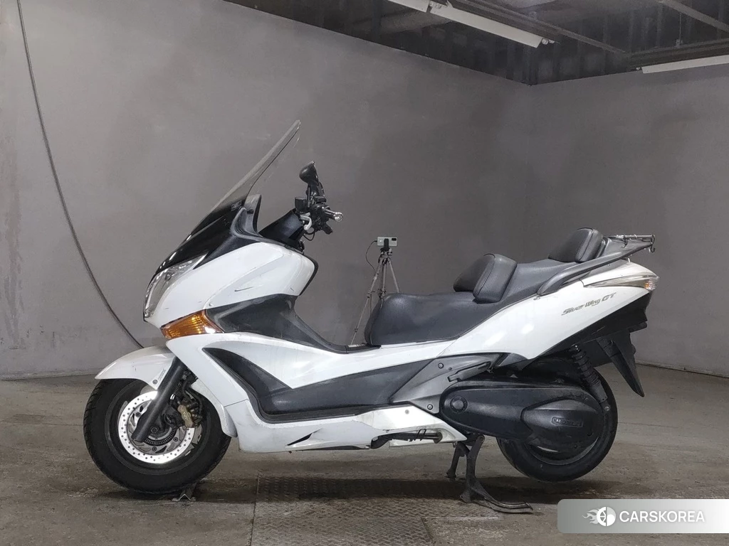 Проданный Honda SILVER WING 600 GT 2011 из Японии, фото 2