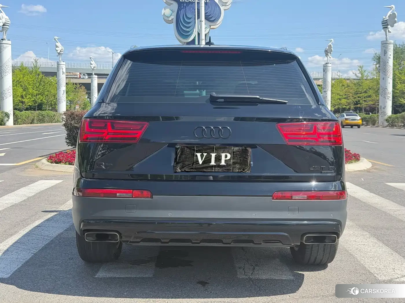 Audi Q7 2020 Черный из Китая, фото 2