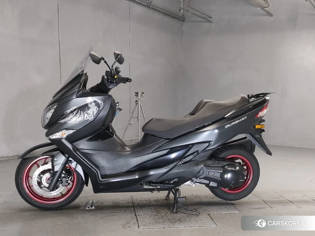 Проданный Suzuki BURGMAN 400 2017 из Японии