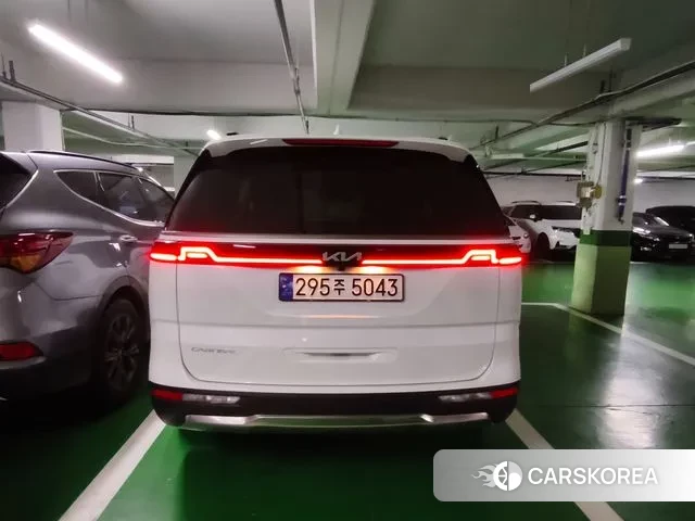 Kia Carnival 4th generation 2023 Белый из Кореи, фото 2