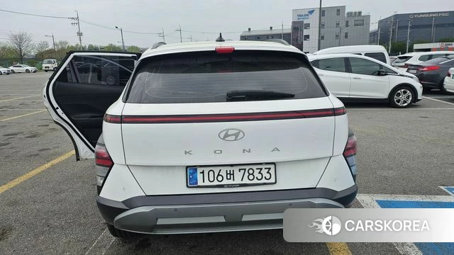 Hyundai Kona (SX2) 2023 Белый из Кореи, фото 4