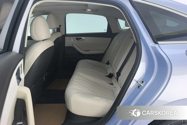 Roewe D7 EV id 4212511 из Китая 9