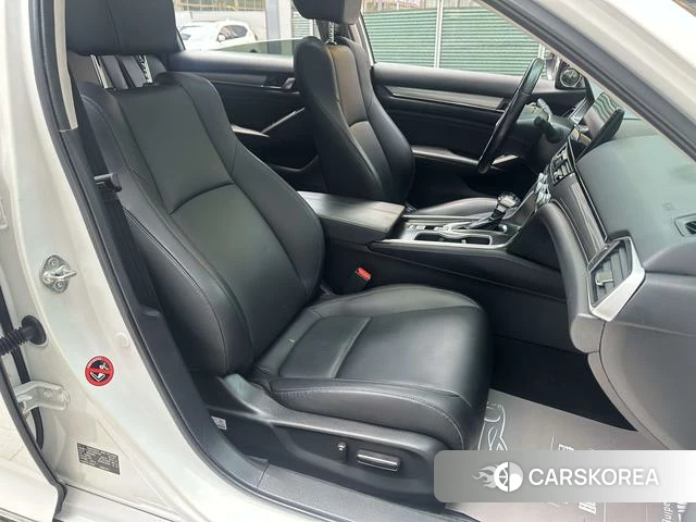 Honda Accord id 4290039 из Китая 12