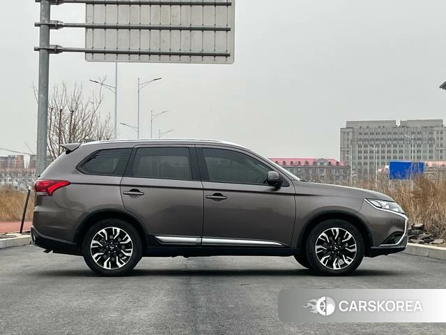 Mitsubishi  Outlander id 4207261 из Китая 12