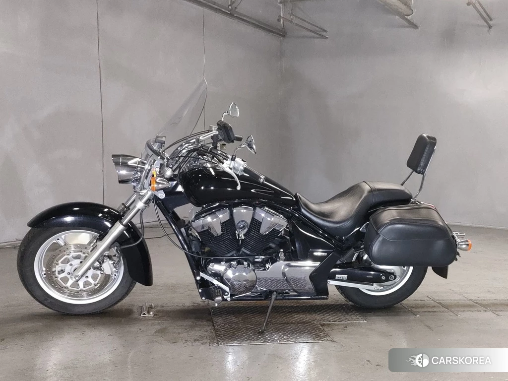 Проданный Honda VT1300CR 2012 из Японии