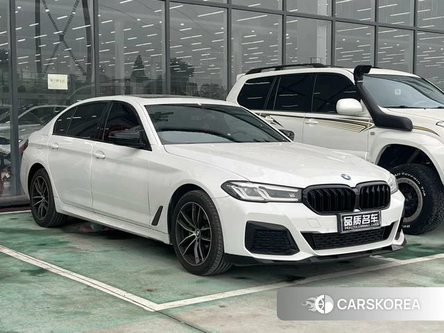 BMW 5 series 2023 Белый из Китая, фото 2