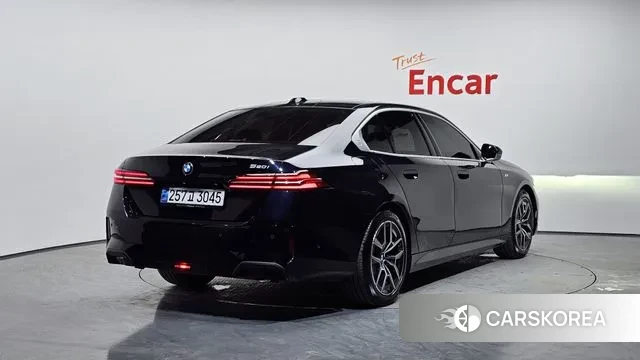 BMW 5 Series (G60) id 3599715 из Кореи 12