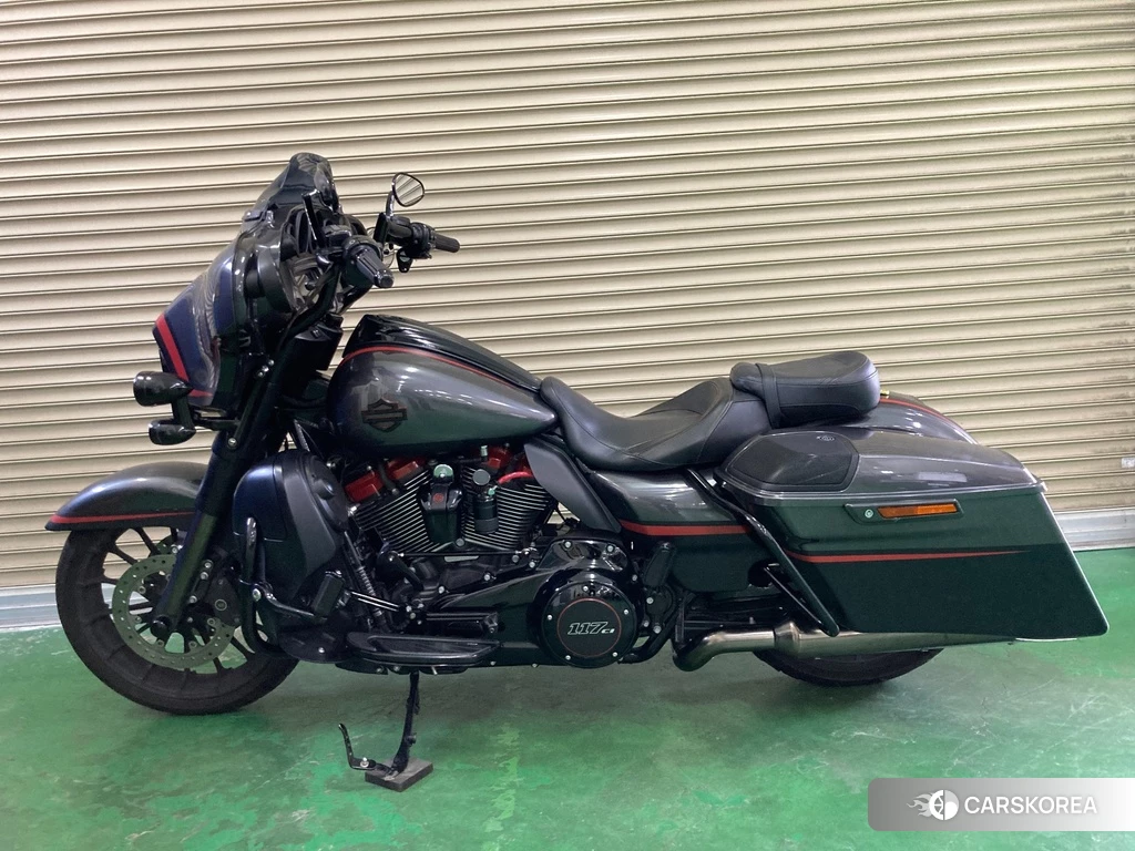 Проданный Harley-Davidson Street Glide FLHXSE1800 CVO 2018 из Японии