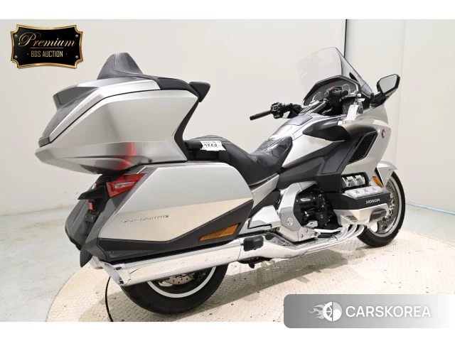 Проданный Honda GL1800 TOUR DCT 2024 из Японии
