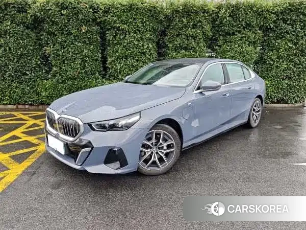 BMW i5 2024 Silver/gray из Китая, фото 3
