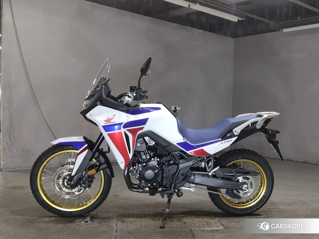 Проданный Honda TRANSALP XL750 2023 из Японии