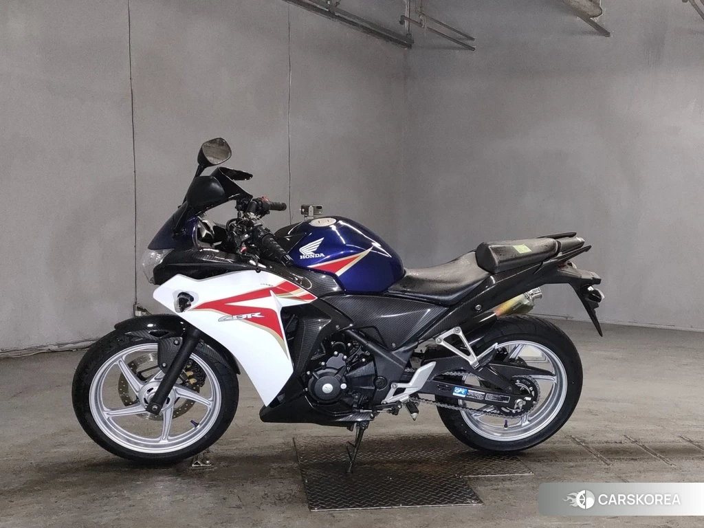 Проданный Honda CBR250R 2011 из Японии, фото 2