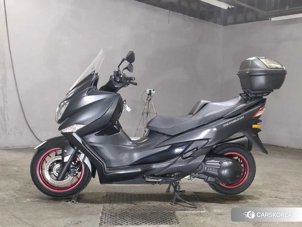 Проданный Suzuki BURGMAN 400 2017 из Японии