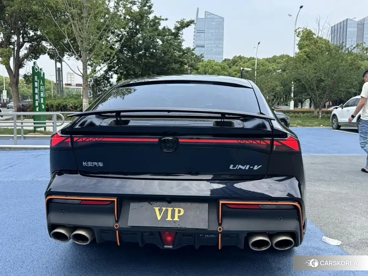 Chang'an Changan UNI-V 2023 Черный из Китая, фото 2