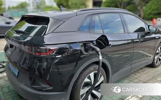 Volkswagen ID.4 2023 Черный из Кореи, фото 2