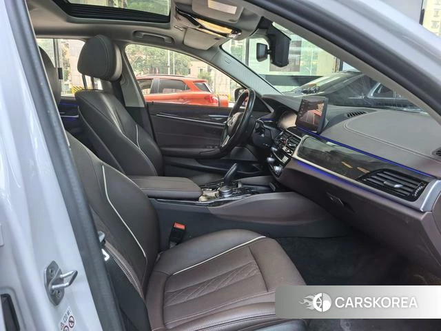 BMW 5 series 2021 Белый из Китая, фото 3