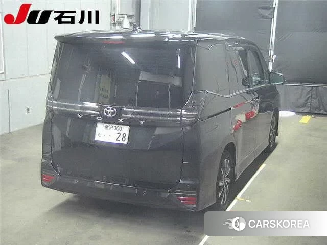 Toyota Voxy 2022 из Японии, фото 2