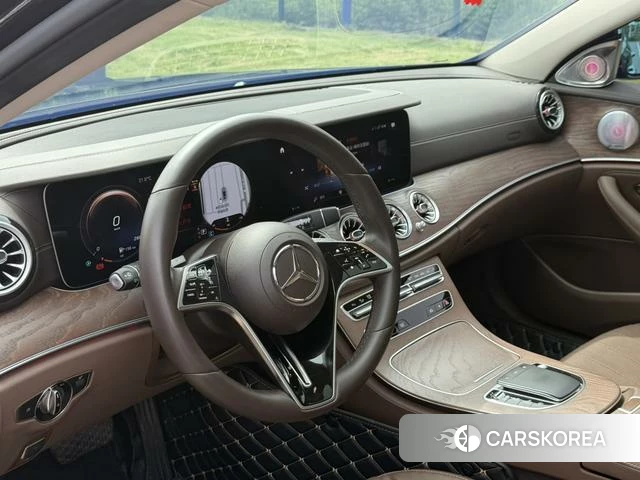 Mercedes-Benz E-class 2023 Черный из Китая, фото 3