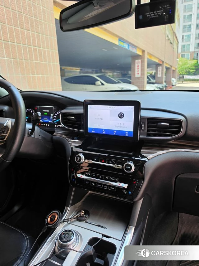 Ford Explorer 6th Generation 2022 Белый из Кореи, фото 5
