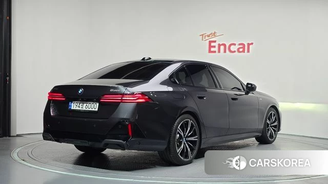 BMW 5 Series (G60) id 4549035 из Кореи 12