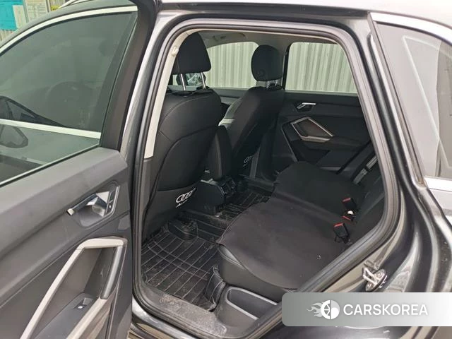 Audi Q3 2023 Темно-серый из Китая, фото 3