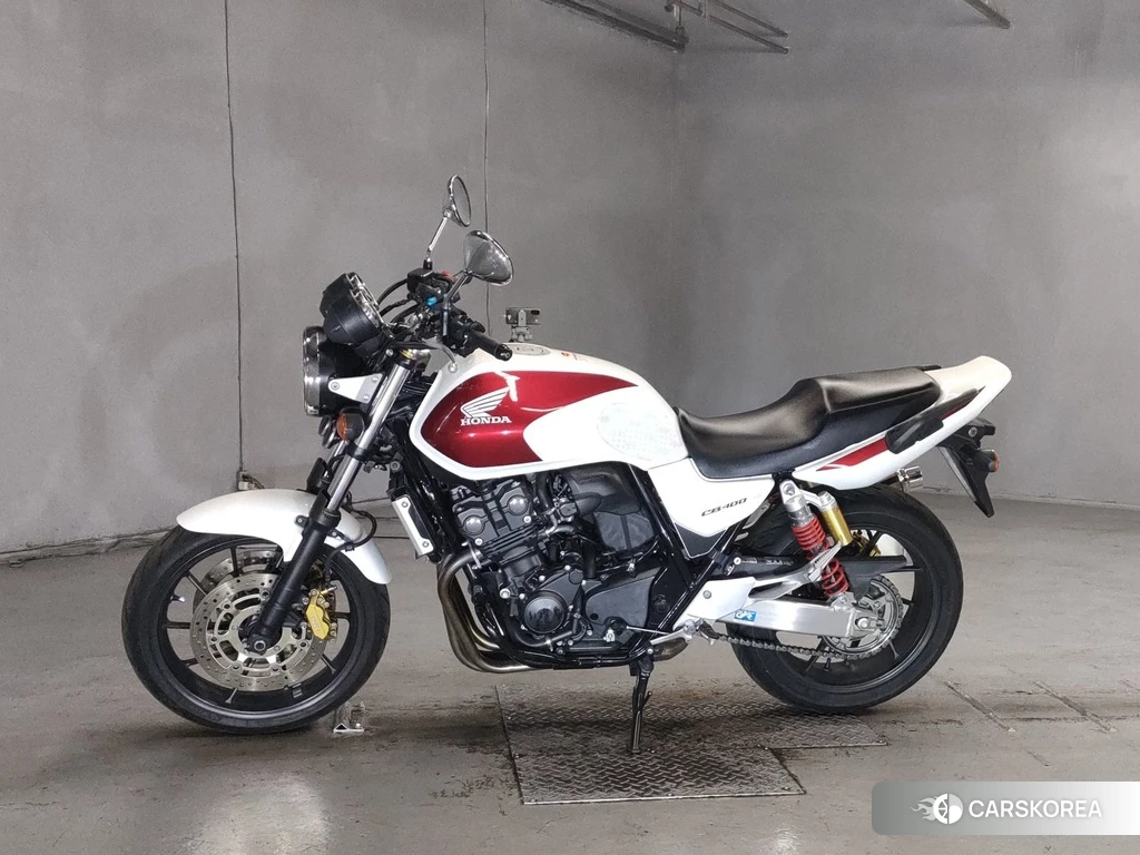 Проданный Honda CB400SF 2017 из Японии, фото 2