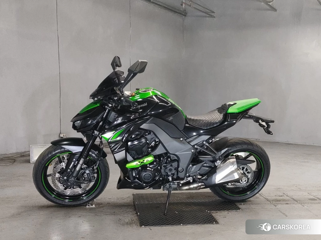 Проданный Kawasaki Z1000 2017 из Японии