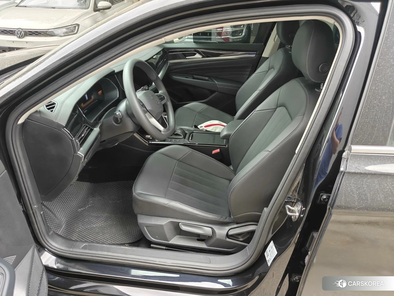 Volkswagen Passat 2023 Черный из Китая, фото 3