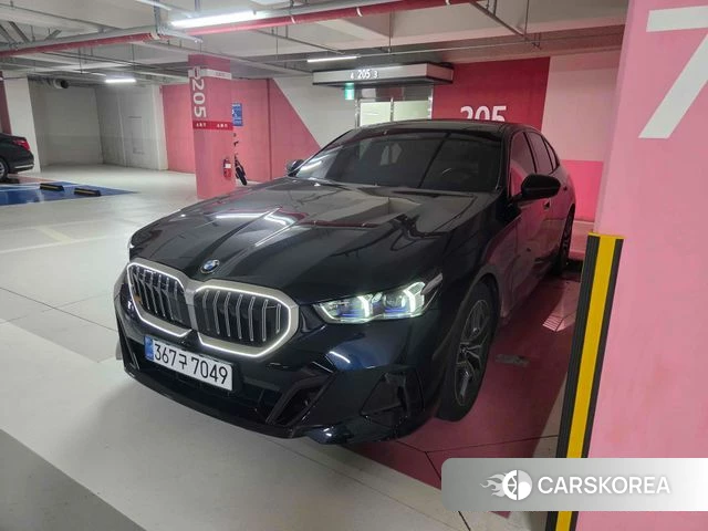 BMW 5 Series (G60) 2026 Черный из Кореи, фото 2