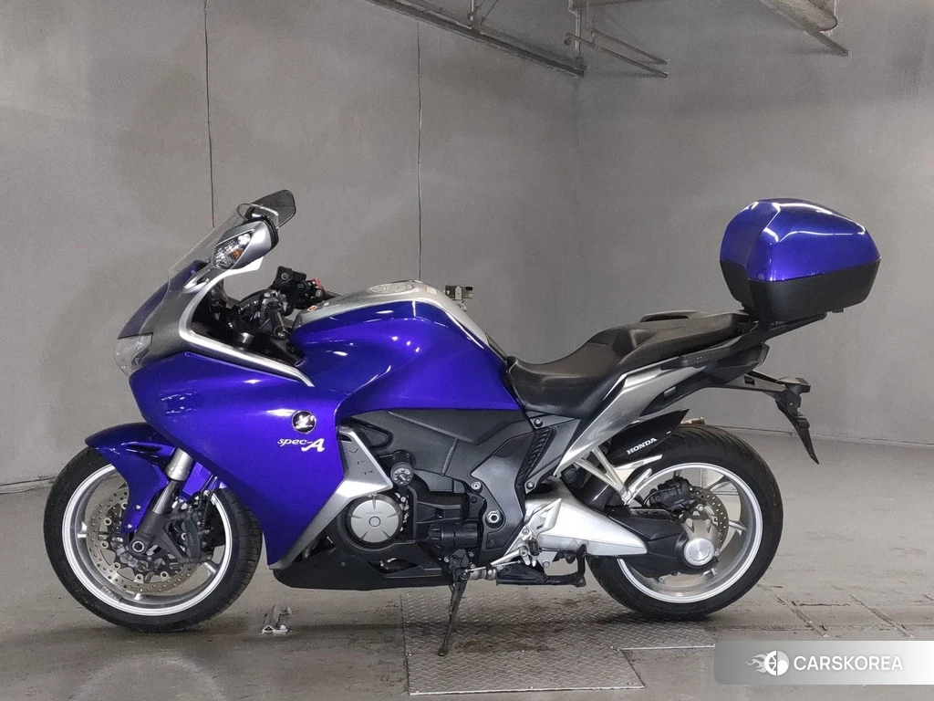 Проданный Honda VFR1200F DCT 2012 из Японии, фото 2