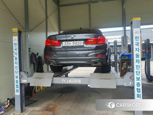 BMW 5 Series (G30) 2018 Серый из Кореи, фото 2