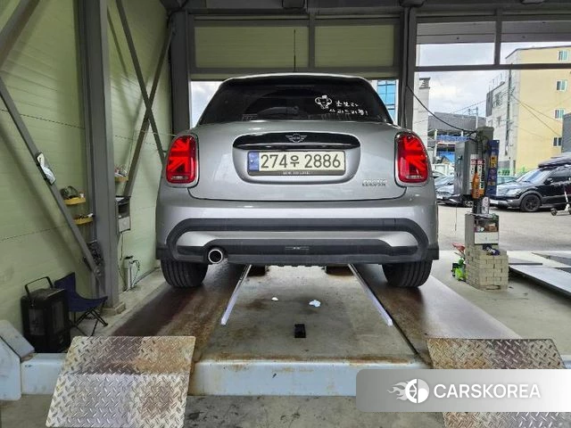 Mini Cooper 2023 Белый из Кореи, фото 2