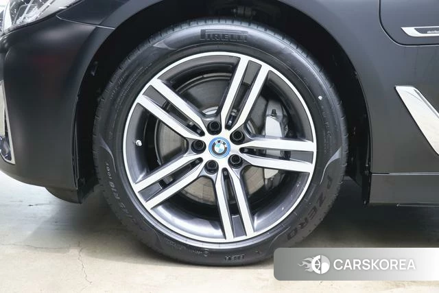 BMW 5 series PHEV id 4210196 из Китая 12