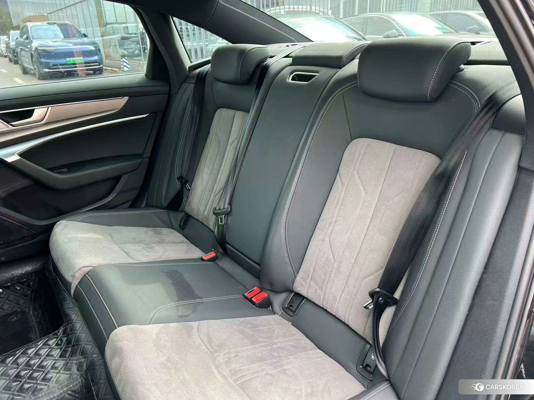Audi A6L id 4454043 из Китая 12