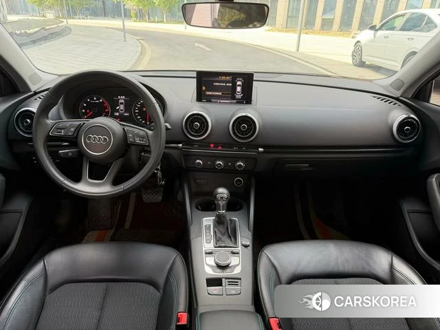 Audi A3 2021 Белый из Китая, фото 2