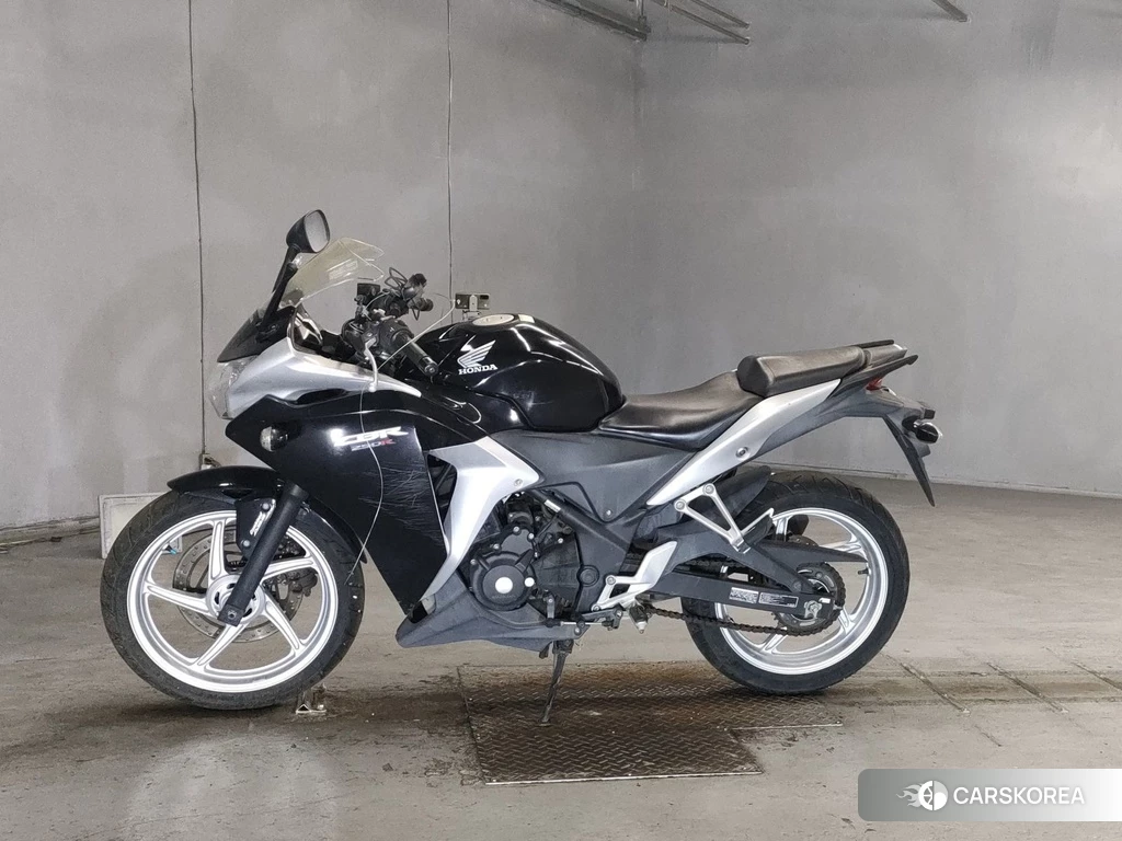 Проданный Honda CBR250R 2011 из Японии
