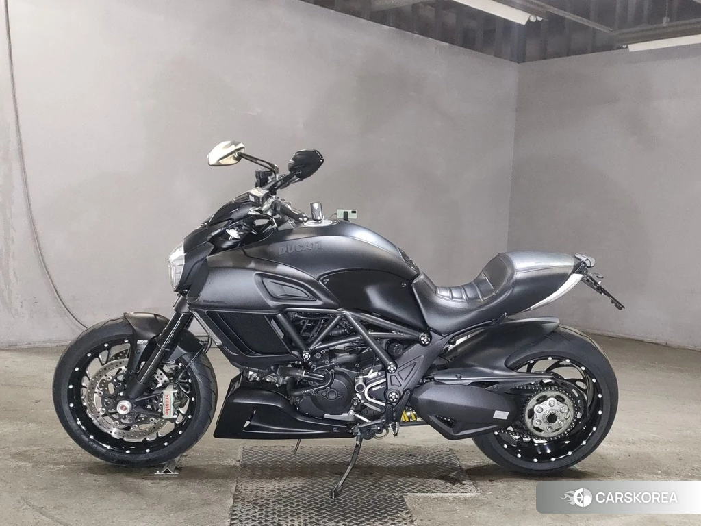 Проданный Ducati DIAVEL DARK 2015 из Японии, фото 2