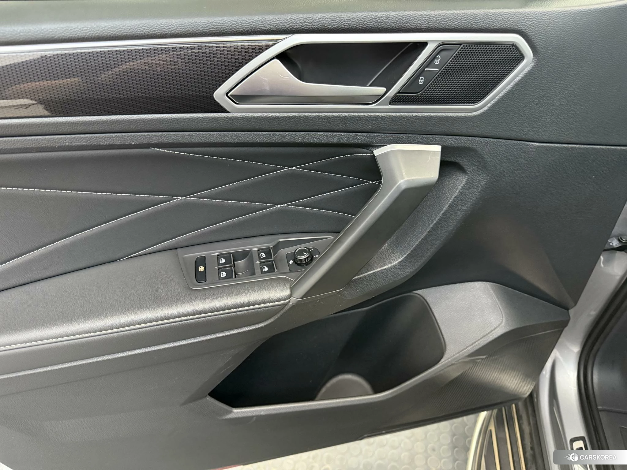 Volkswagen Tiguan L id 4453926 из Китая 12
