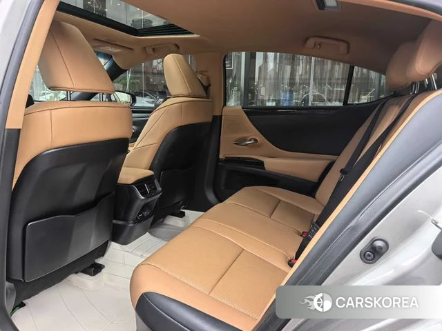 Lexus ES id 4290664 из Китая 9